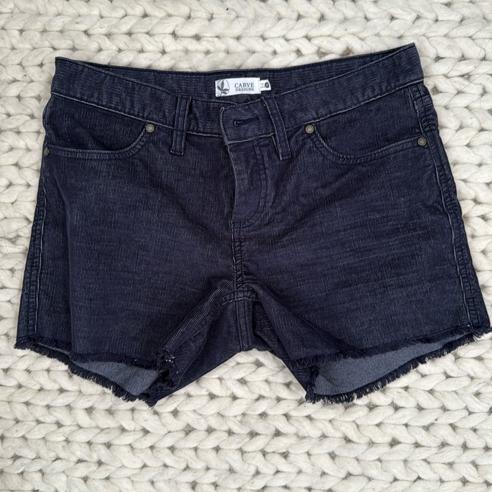 New without tags!  Carve Dogtown 4” inseam shorts in color Peacoat